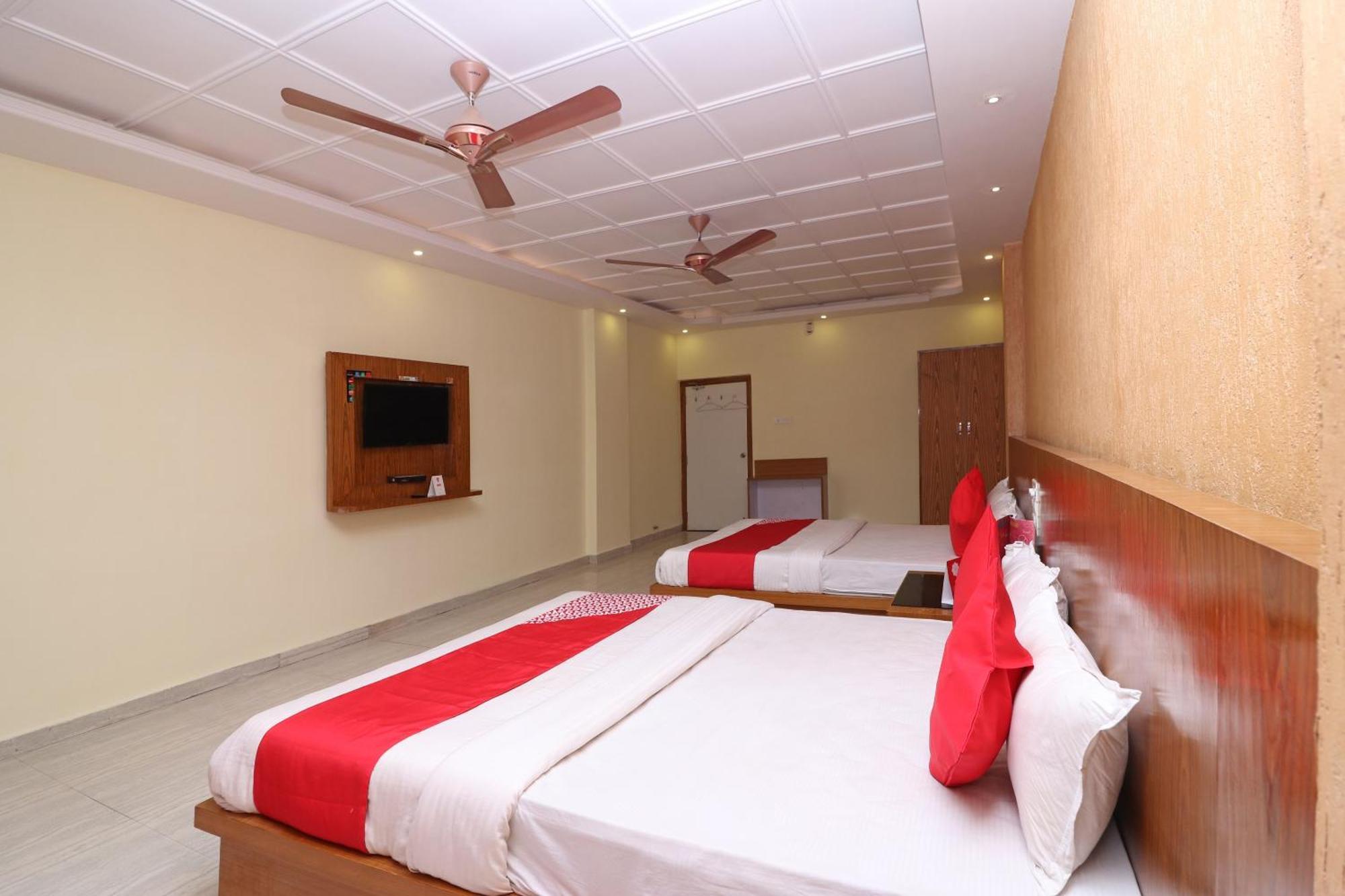 Hotel O G K Palace Bodh Gaya Ngoại thất bức ảnh