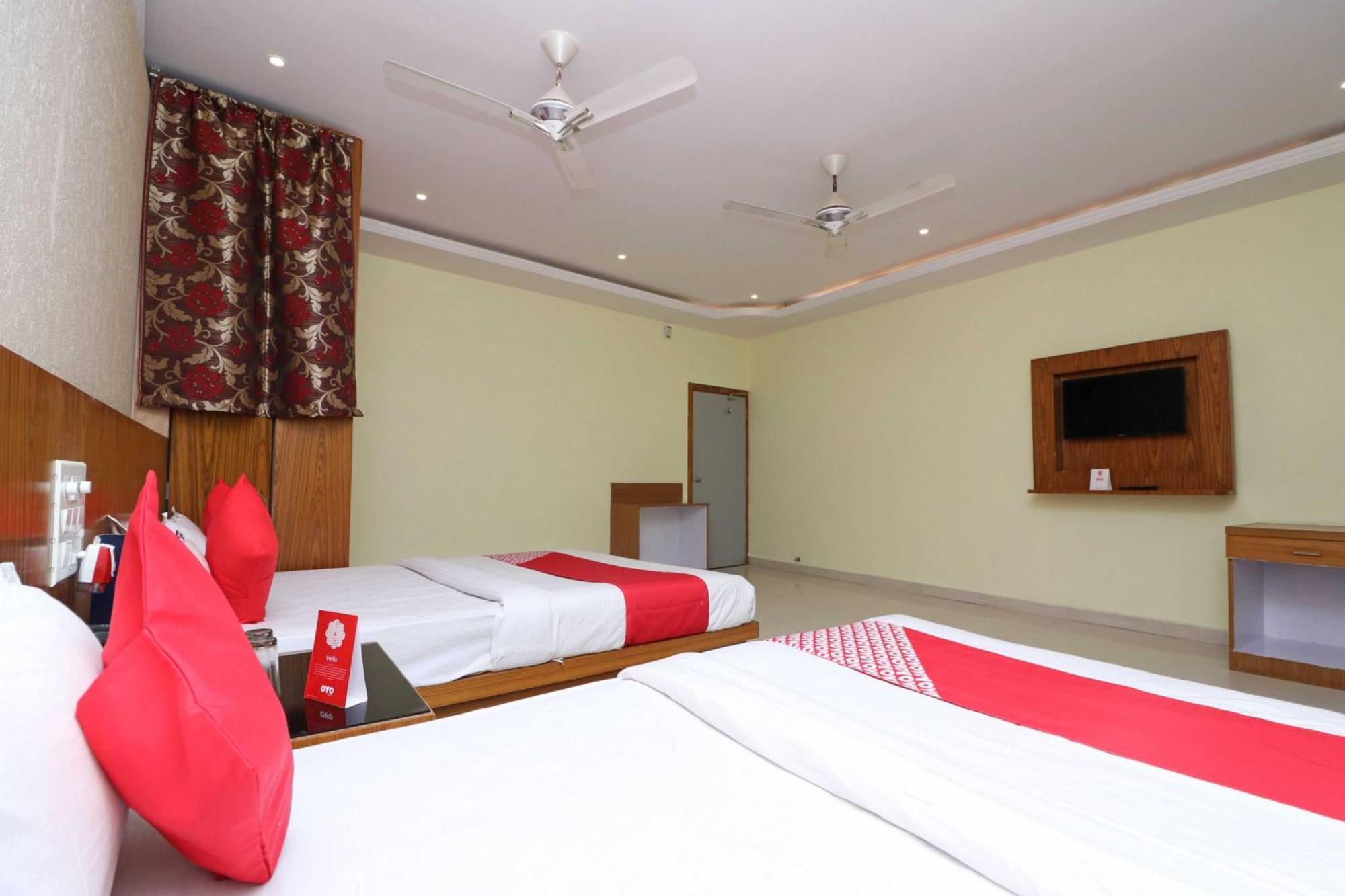 Hotel O G K Palace Bodh Gaya Ngoại thất bức ảnh