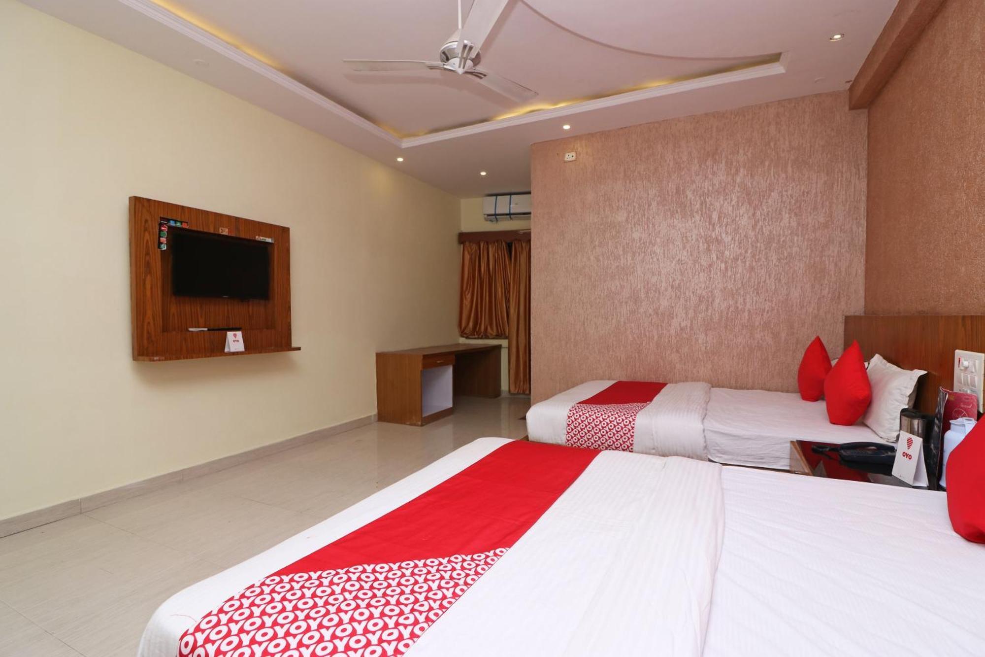 Hotel O G K Palace Bodh Gaya Ngoại thất bức ảnh