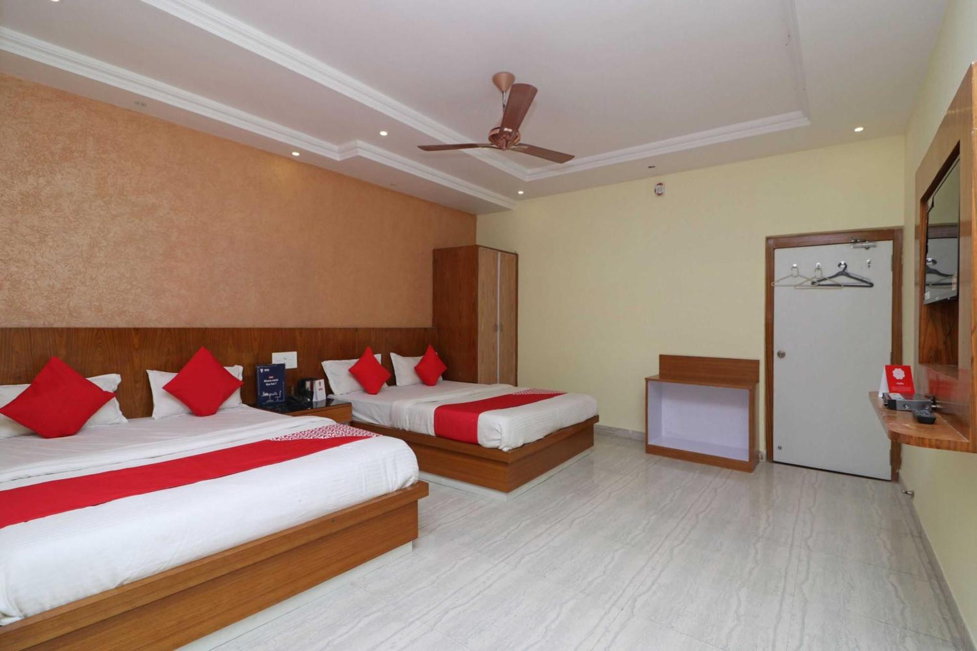 Hotel O G K Palace Bodh Gaya Ngoại thất bức ảnh