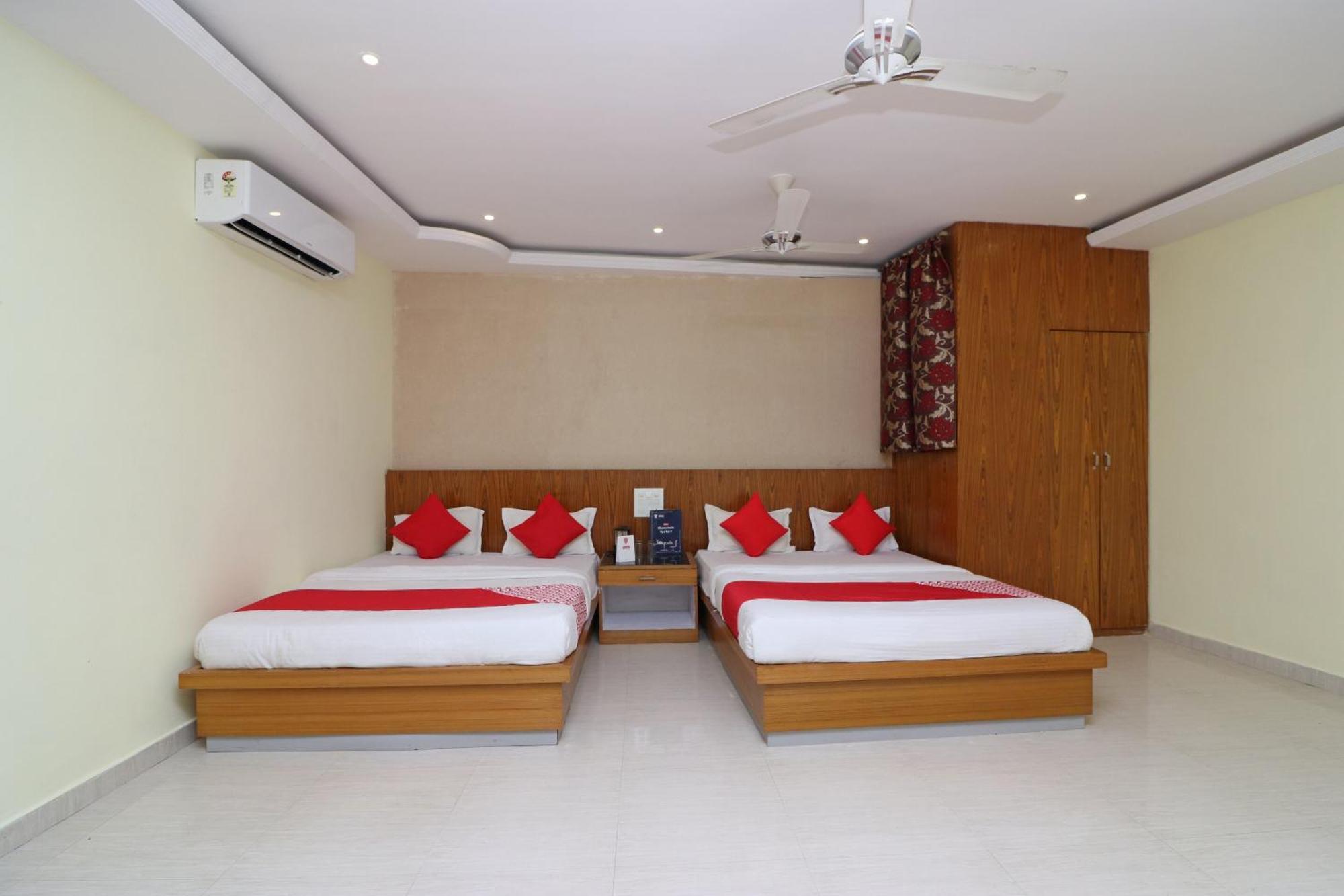 Hotel O G K Palace Bodh Gaya Ngoại thất bức ảnh